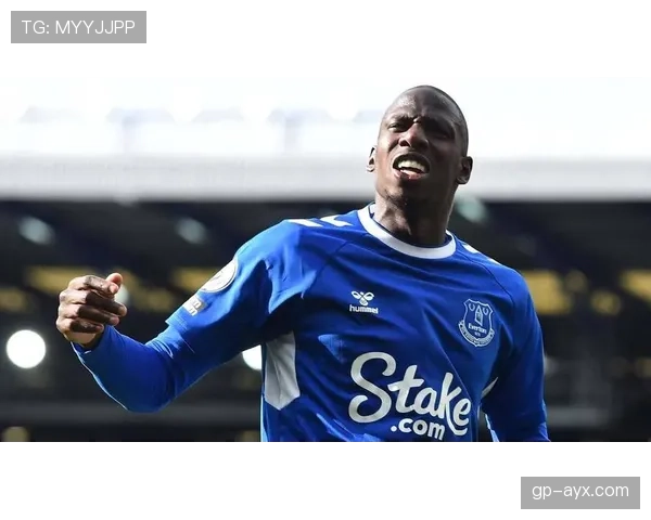 埃弗顿边路突破战术焕然一新,进攻端表现亮眼开启全新篇章 埃弗顿边路突破战术焕然一新,进攻端表现亮眼开启全新篇章