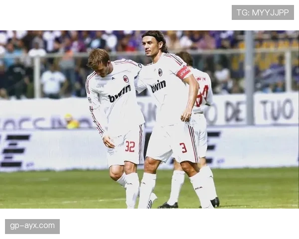 马尔蒂尼经典对决重现，传奇岁月点燃足球激情