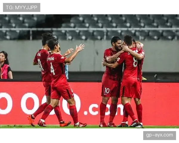 新赛季焦点榜揭晓：冠军争夺战中的热门球队分析与趋势观察