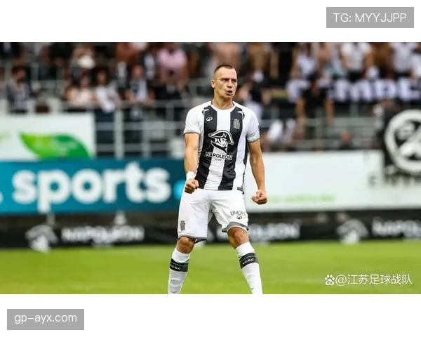 沙勒罗瓦锋线表现