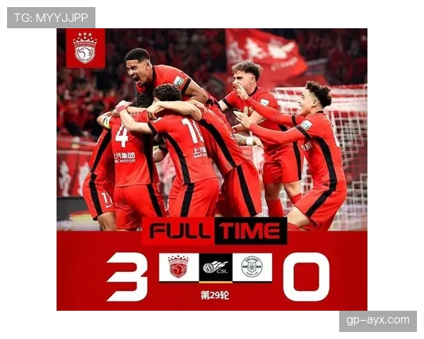 王燊超场上脏帅，场下衣品贵到离谱，我怀疑他换了身份